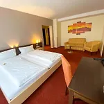 Phoenix 4*