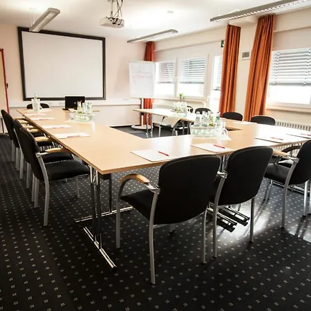 Hotell Phönix Bergneustadt