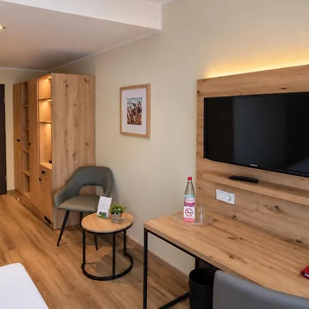 Phoenix Hotel 4*