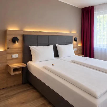 Phoenix Hotel 4*